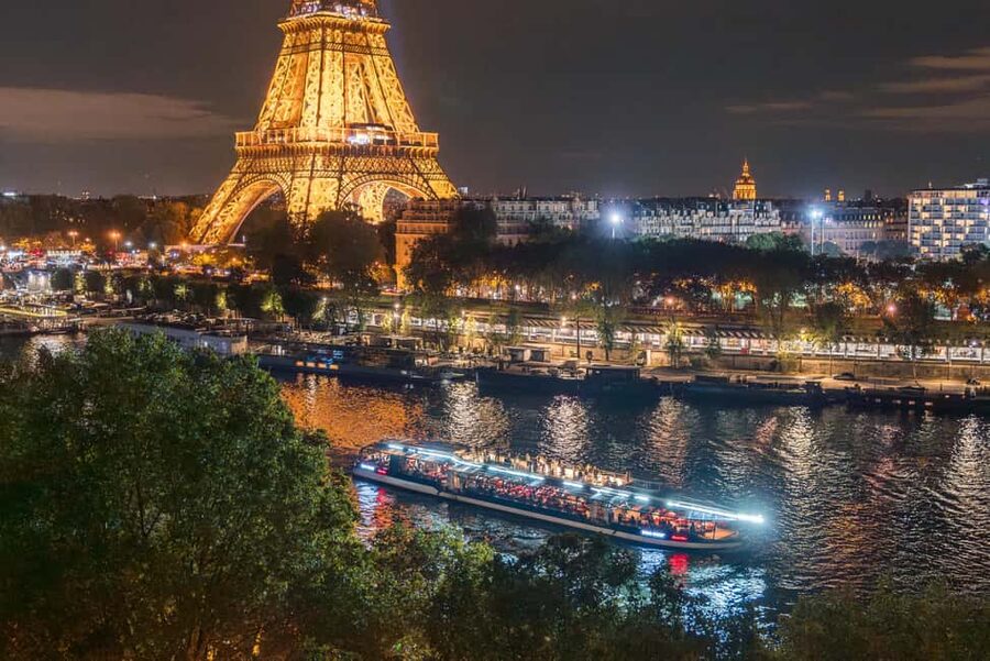 Paris: Seine River Sightseeing Cruise by Bateaux Mouches - Value for $20: What You’re Really Buying