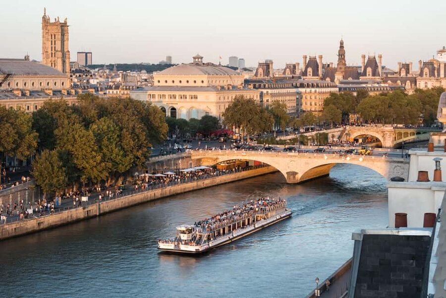 Paris: Seine River Sightseeing Cruise by Bateaux Mouches - Practical Tips That Make This Cruise Feel Easy