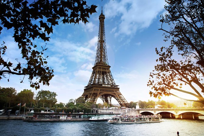 Paris Seine River Sightseeing Cruise with Commentary by Bateaux Parisiens - Port de la Bourdonnais: boarding near the Eiffel Tower