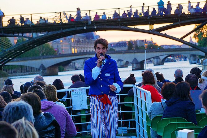 Paris Seine River Sightseeing Guided Cruise Vedettes du Pont Neuf - Pont Neuf: the smart place to begin a Seine cruise