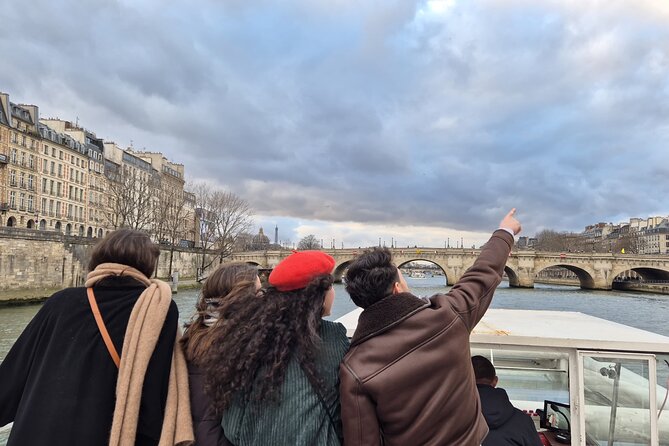 Paris Seine River Sightseeing Guided Cruise Vedettes du Pont Neuf - Logistics that can affect your comfort