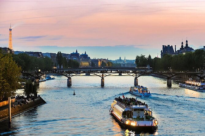 Paris: Seine River Sightseeing Sunset Cruise with Champagne - Drinks, Music, Blankets, and Seating: how to enjoy the cruise fully