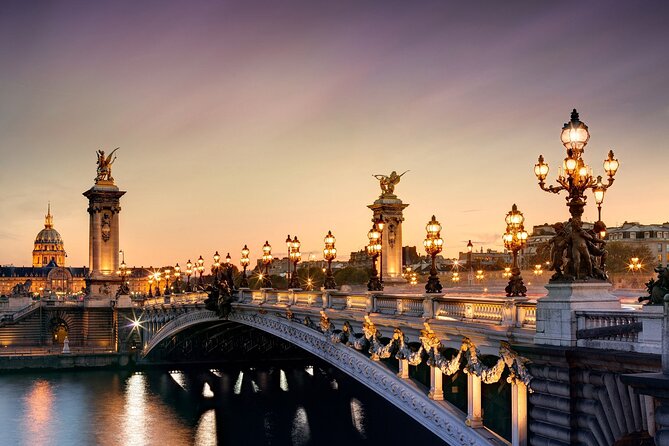 Paris: Seine River Sightseeing Sunset Cruise with Champagne - The Opening Loop: Île de la Cité and Notre-Dame From the Water