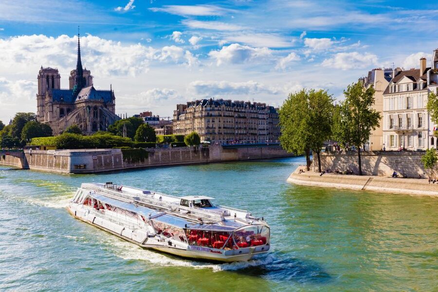 Paris: Sightseeing Cruise on the Seine with 3-Course Lunch - Key things to know before you go