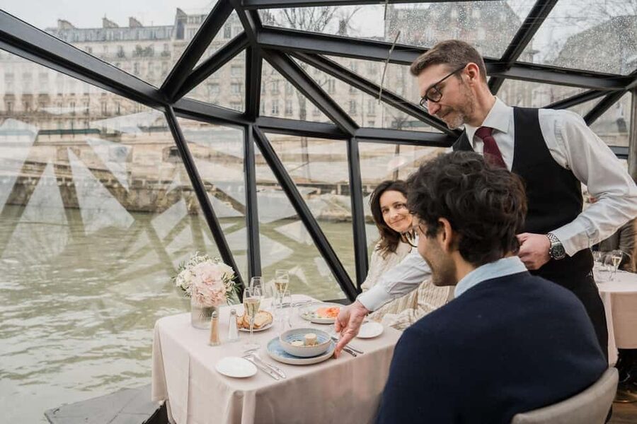 Paris: Sightseeing Cruise on the Seine with 3-Course Lunch - Price and what you really get for $100