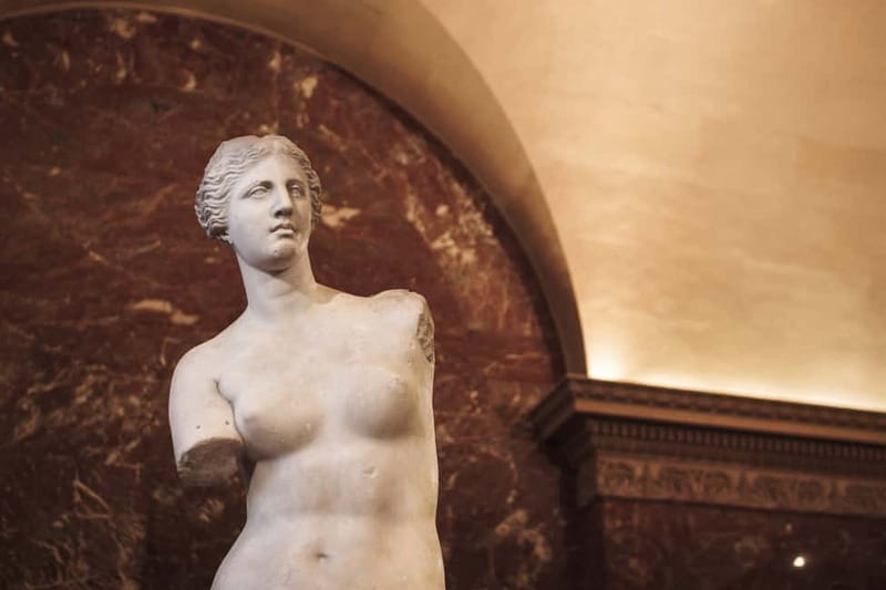 Paris: Skip-the-Line Louvre Highlights Tour with Mona Lisa - Photo stops: when you can grab a quick snapshot