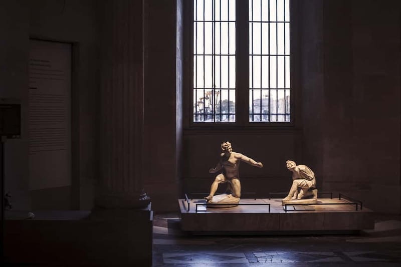 Paris: Skip-the-Line Louvre Highlights Tour with Mona Lisa - Meeting at the Arc du Carrousel and getting oriented fast