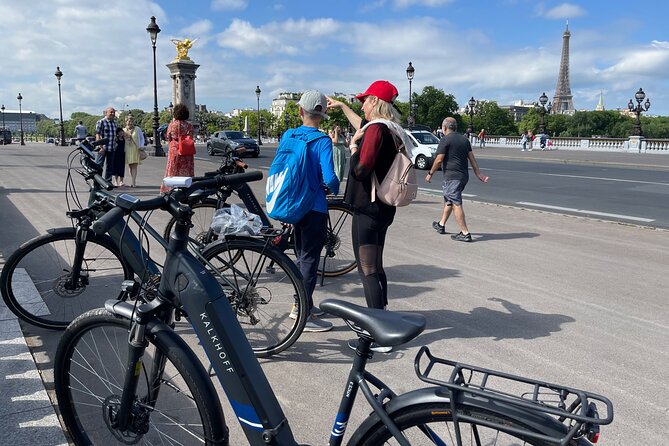 Paris: Small Group Highlights E-Bike Guided Tour - Key highlights at a glance