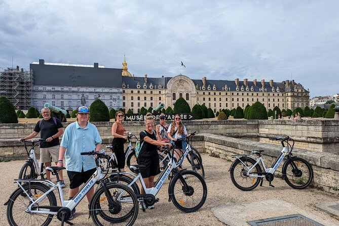 Paris: Small Group Highlights E-Bike Guided Tour - Meeting by the Eiffel side: what to expect before you roll