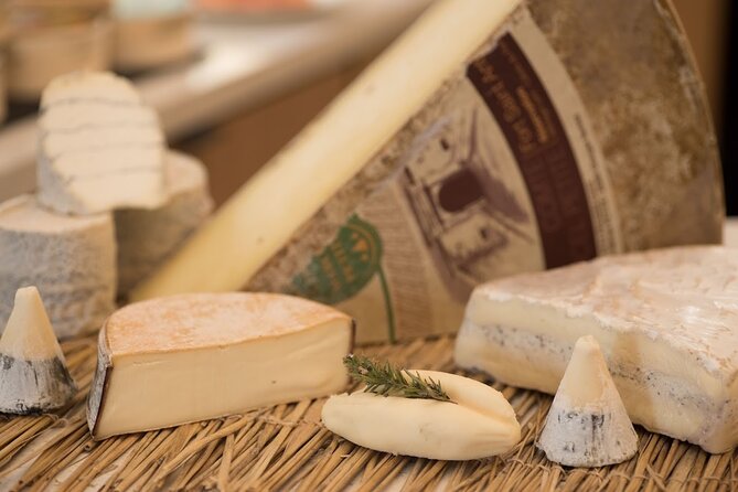 Paris St Germain Food Tour with Cheeses, Foie Gras, Wines & More - What’s actually on the menu: cheeses, foie gras, meats, bread, wine