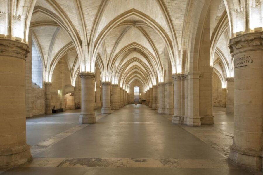 Paris: Ste-Chapelle, Conciergerie, Notre Dame Private Tour - Key highlights worth your time