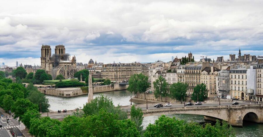 Paris: Ste-Chapelle, Conciergerie, Notre Dame Private Tour - Place Louis Lépine: the easy starting point that gets you moving fast