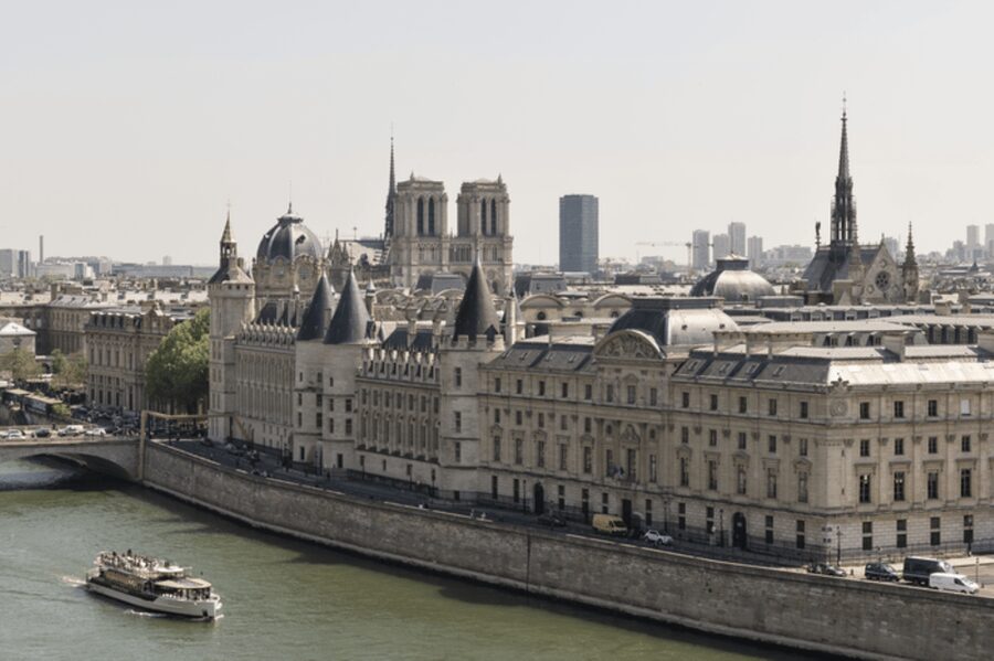 Paris: Ste Chapelle, Conciergerie Private Guided Tour +Entry - Sainte-Chapelle Meets the Conciergerie: A smart Paris pairing