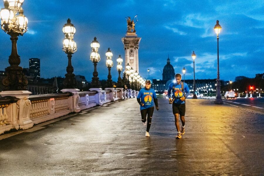 Paris: Sunrise Running and Sightseeing Group Tour - Why a 2-hour sunrise run beats daytime sightseeing
