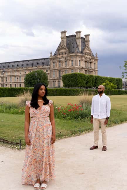 Paris:sunset photoshoot in ❤️️ of Paris- Louvre Orsay Eiffel - Duration vs. Results: How to Choose the Right Package