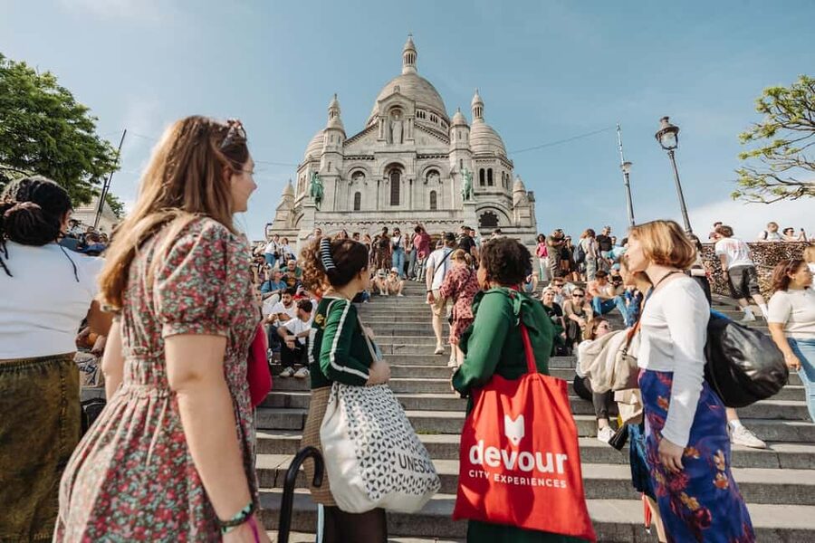 Paris: Taste of Montmartre Food & Wine Walking Tour - Stop 1: The Boulangerie Start That Sets the Tone