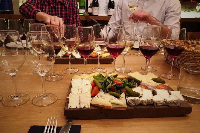 Paris - Ten Wines and Ten Cheeses Tasting in a Royal Cellar - What You’ll Taste: 10 Wines, 10 Cheeses, and the Pairing Logic