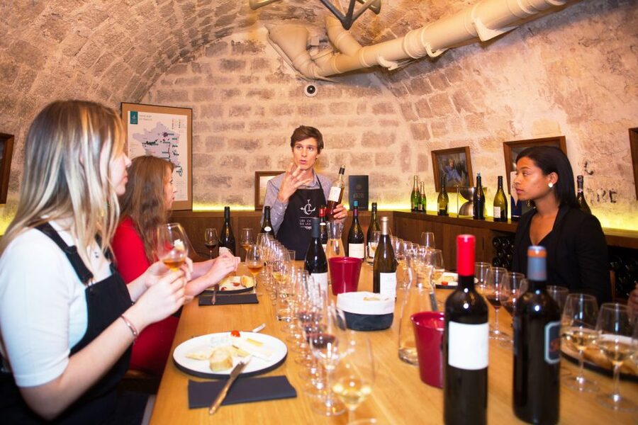 Paris: The Ultimate Wine and Cheese Tasting in English - The main event: 10 wines paired with 10 cheeses