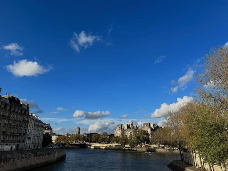 Paris: The vibrant city center and Le Marais in German - Key highlights worth showing up for