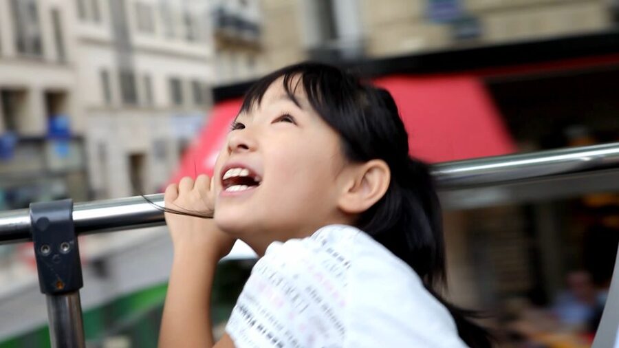 Paris: Tootbus Kids Bus Tour Experience - Opera and the Louvre area: learning Paris from the street level
