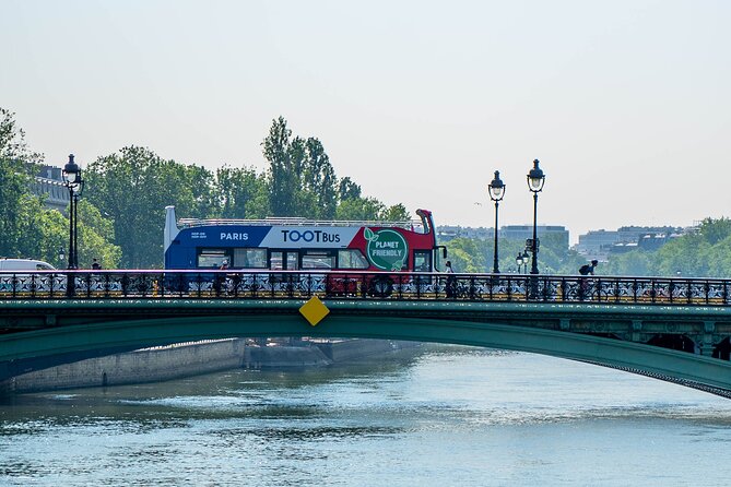 Paris Tootbus Must See Hop-on Hop-off Bus Tour with Seine River Cruise - Musee d’Orsay, Concorde, and the Champs-Élysée: one ride, many photo angles