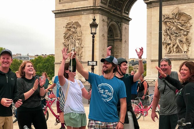 Paris Tour de France Bike Ride - Bikes, Helmets, and the Ride Style (3 Speeds, Short Stops, Real Streets)