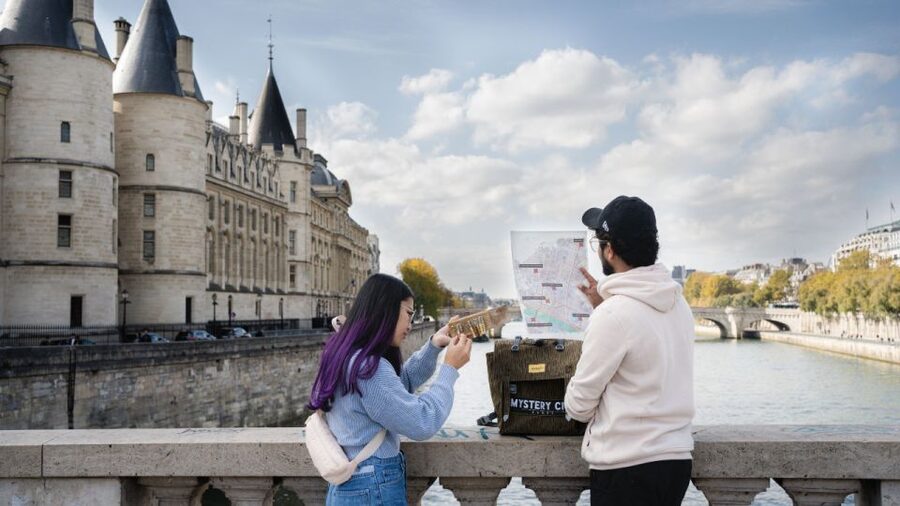 Paris: Treasure Hunt & Walking Tour "Secret Weapon X" - Route Energy: Why This Works for Friends, Families, and Parties