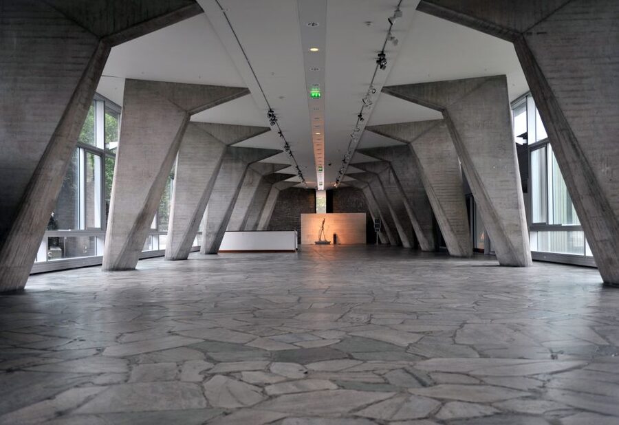 Paris: UNESCO Headquarters Tour - The architectural circuit: Zehrfuss, Breuer, and Nervi corridors