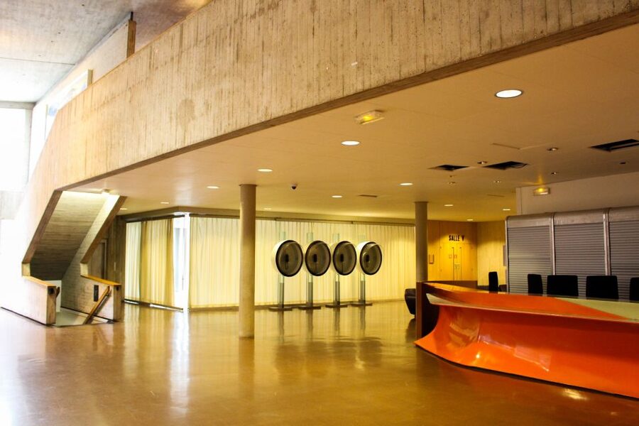 Paris: UNESCO Headquarters Tour - Entering through security and finding the meeting point