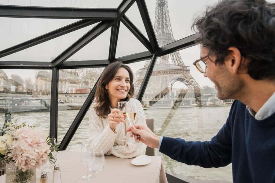 Paris : Valentine's Day Diner Cruise on the Seine river - Should you book the Paris Valentine’s Day dinner cruise?