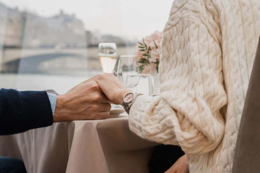 Paris : Valentine's Day Diner Cruise on the Seine river - The dinner part: French 4 courses, wine, dessert, coffee