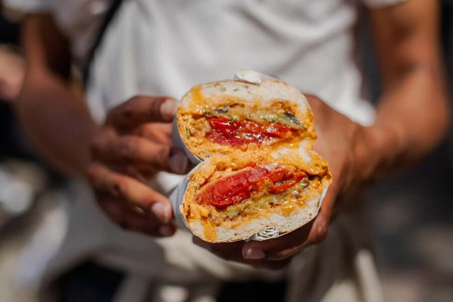 Paris: Vegan Food Tour (Street-food edition) - Entering Rue de Paradis: meeting point, pace, and why the group size matters