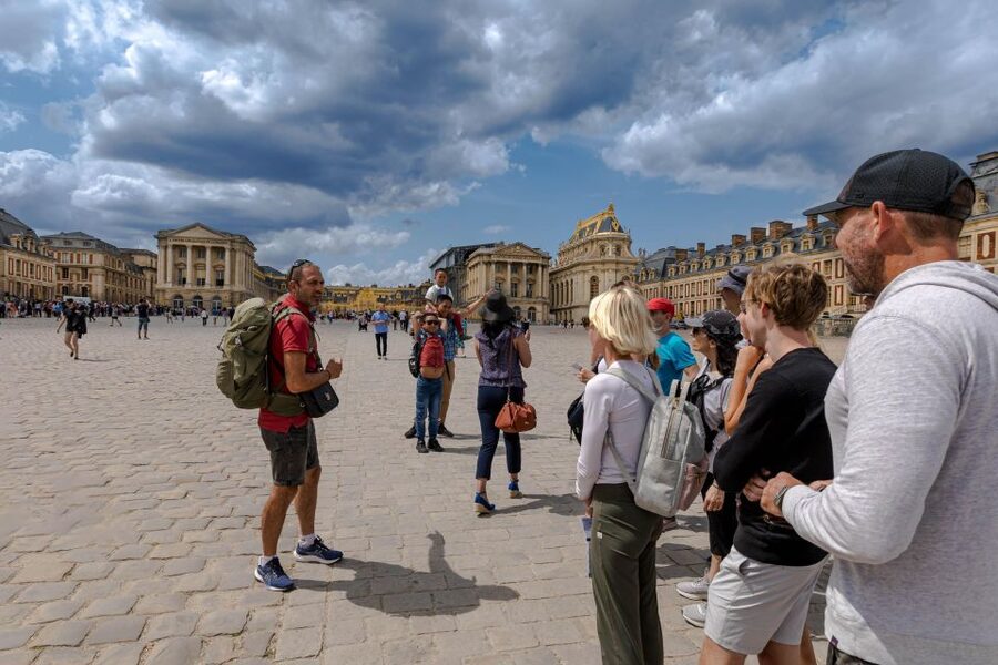 Paris: Versailles Palace and Queen Hamlet E-Bike Tour - Notre-Dame market picnic: the lunch that makes the day click
