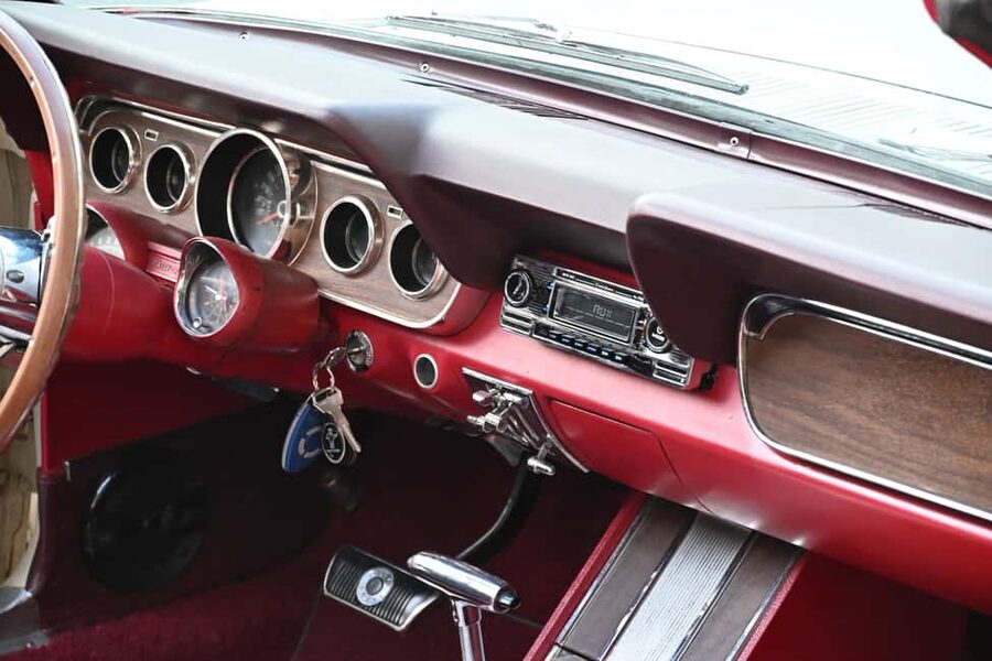 Paris: Vintage Mustang Tour & Local Guide with Hotel Pickup - Key things I’d watch for