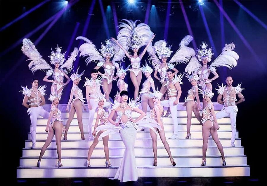 Paris: VIP Dinner and Cabaret Show at Paradis Latin - Getting to Paradis Latin and settling into the VIP Golden Square