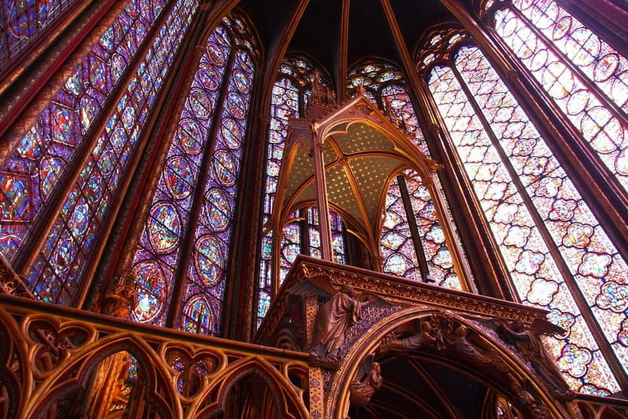Paris: Walking Tour with Notre Dame or Ste-Chapelle Access - Price and value: $20 that buys structure, not just access