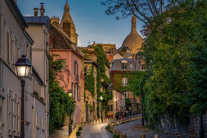 Paris Walking Tours: Discover Paris' Iconic Sites and Secret Spots - Montmartre off the beaten path in 45 minutes