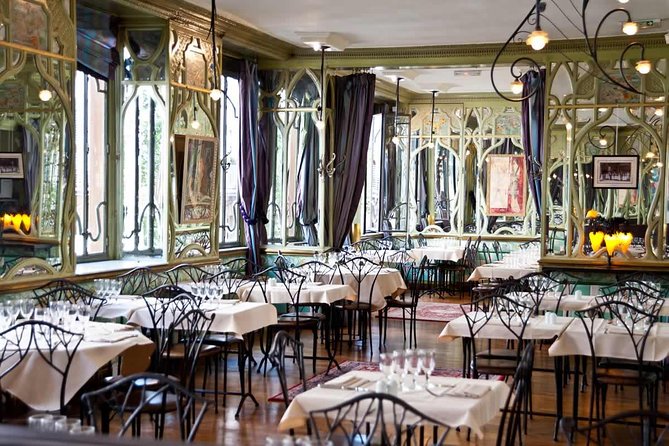 Paris Wine and Cheese Pairing Private Masterclass in a Bistrot - Who leads the class: hosts with real teaching style