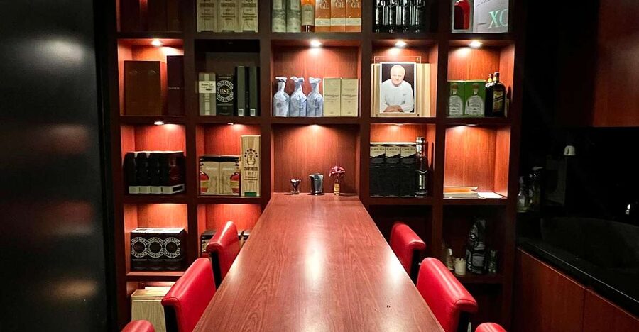Paris : Wine tasting at the cellar of Joël Robuchon - Key Things to Know Before You Go