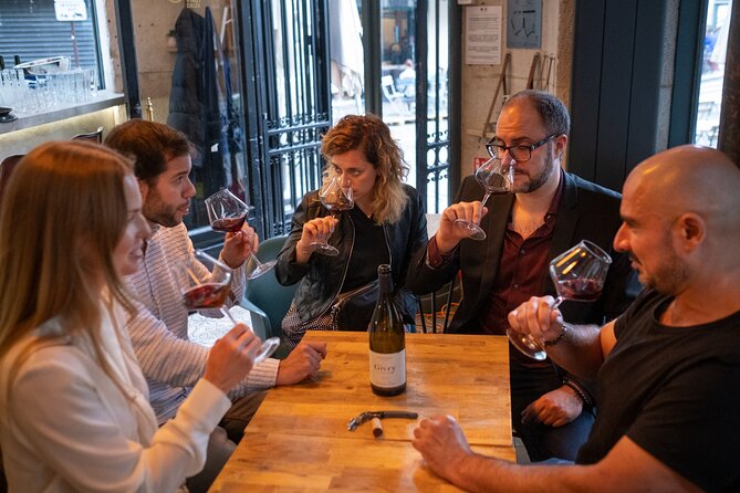 Paris Wine Tasting Experience in Montmartre - How the Sommelier Teaches You to Smell and Describe Wine