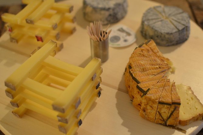 Paris Wine with Cheese Pairing & Tasting Small Group Class - Where you start: Le Foodist near the best kind of Paris wandering