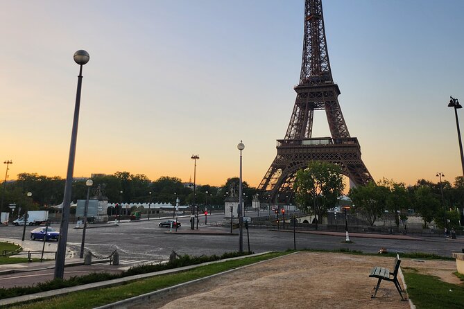 Paris Without People - Sunrise Bike Tour & Breakfast - Rolling Through Paris with a Max of 8 People