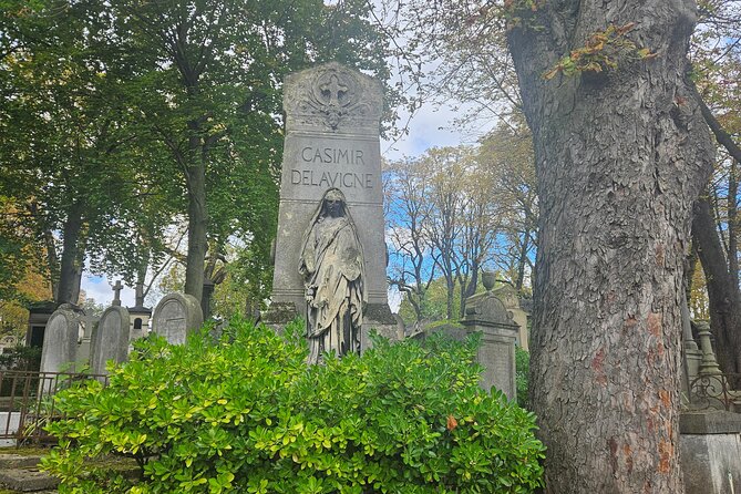 Père Lachaise Cemetery Tour, Tales from the Graves and Crepes - Oscar Wilde, Victor Noir, and Parmentier: superstition, politics, and potatoes