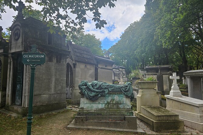 Père Lachaise Cemetery Tour, Tales from the Graves and Crepes - Molière and La Fontaine, then Marceau: why famous people get copied into stone