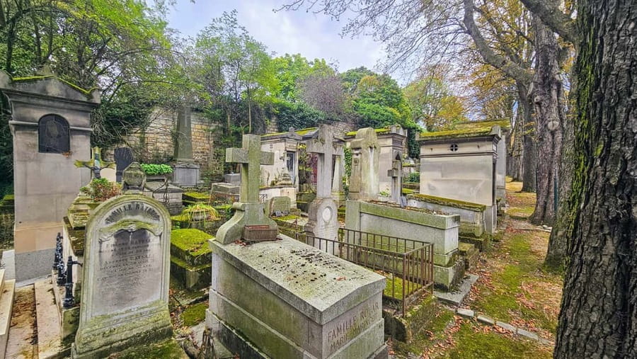 Père Lachaise Cemetery Tour, Tales from the Graves & Crepes - Practical tips to make the 3 hours go smoothly
