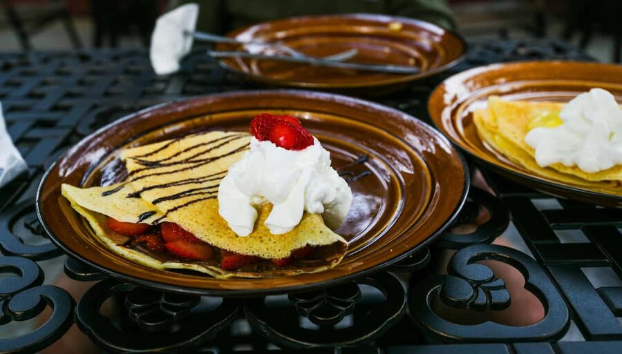 Père Lachaise Cemetery Tour, Tales from the Graves & Crepes - Should you book Père Lachaise with Tales from the Graves & Crepes?