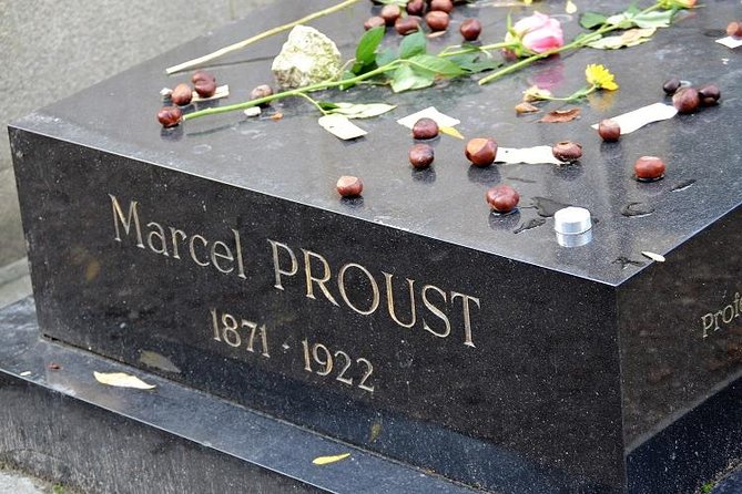 Pere Lachaise Cemetery Walking Tour in Paris - Alberto and the Les Necro-Romantiques Style: Stories That Feel Like People