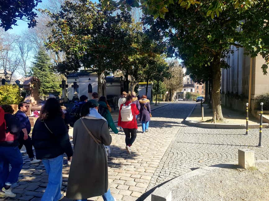 Père-Lachaise : histoires et mystères contés par un comédien - The stops you’ll care about: famous tombs and the mysteries around them