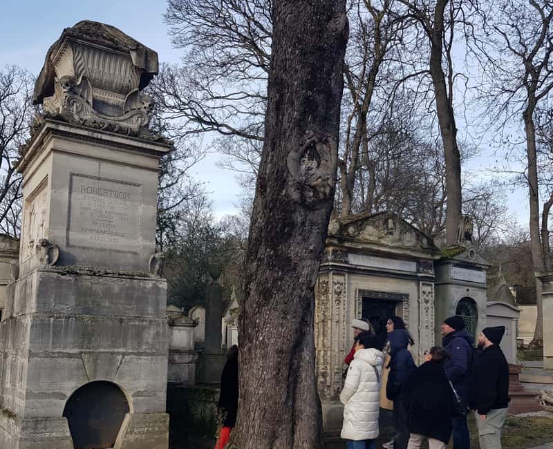Père-Lachaise : histoires et mystères contés par un comédien - What this experience feels like on the ground: atmosphere, rules, and respect