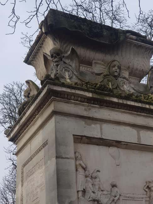 Père-Lachaise : histoires et mystères contés par un comédien - Price and value: is $29 for 2 hours a good deal?